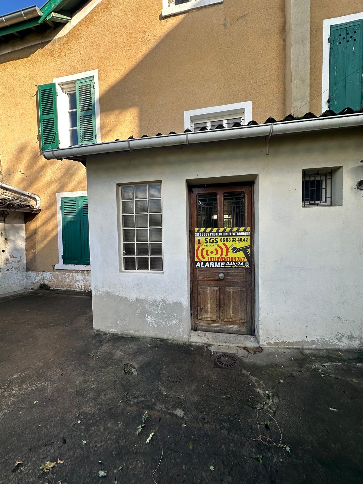 Caméras de vidéosurveillance sur dépôt logistique